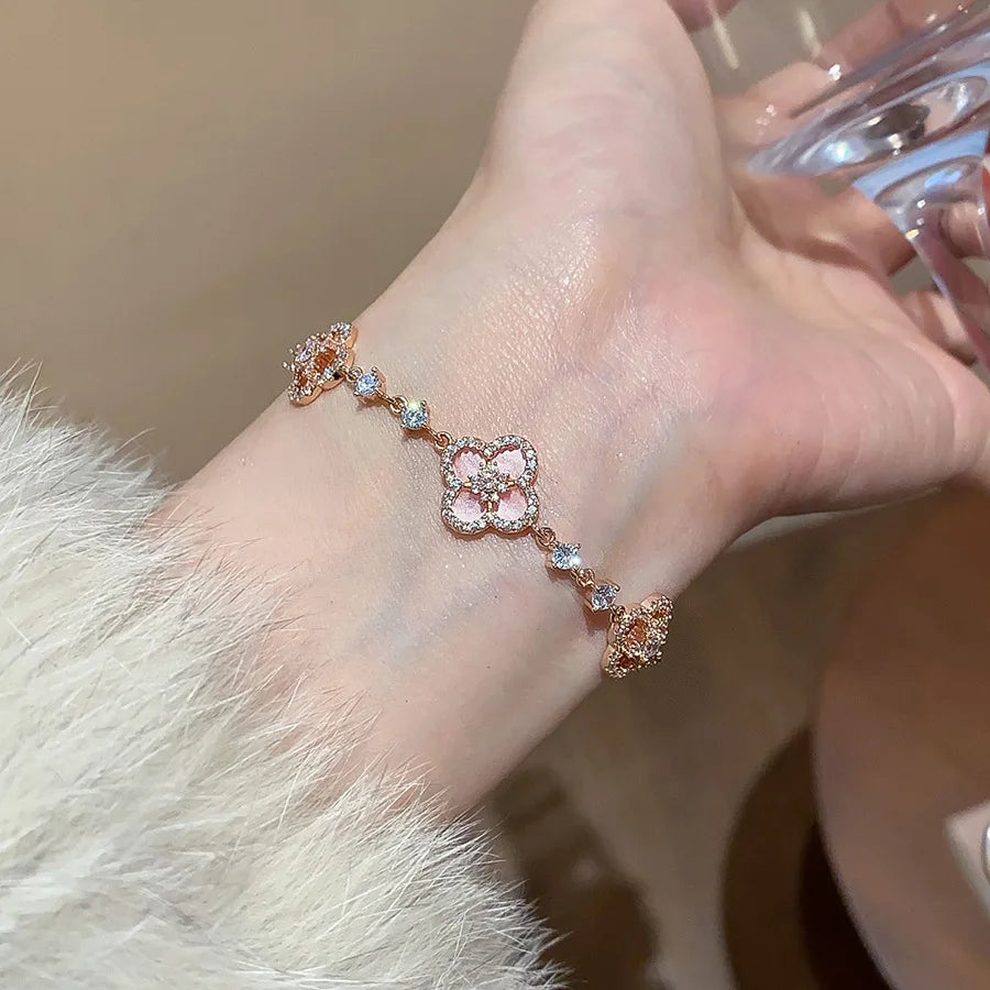 LUME Flower Light Luxury Bracelet